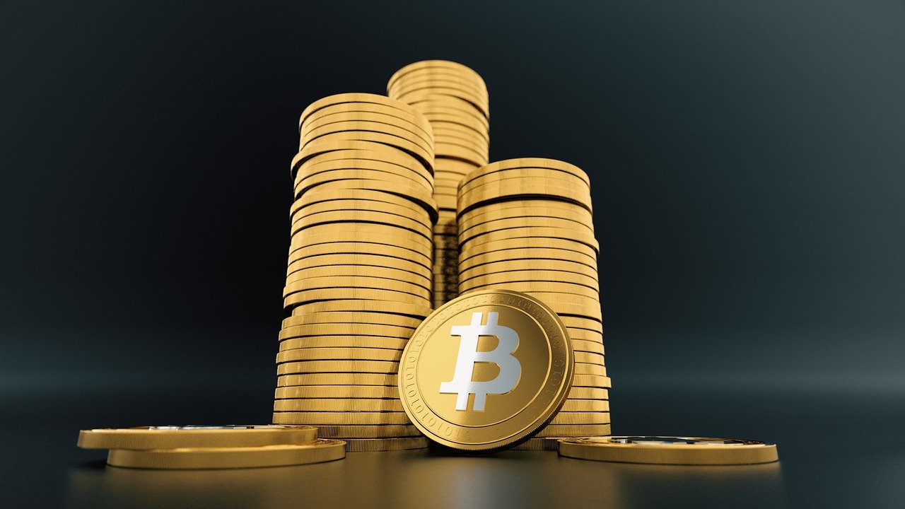 Bitcoins pile high to amass a fortune