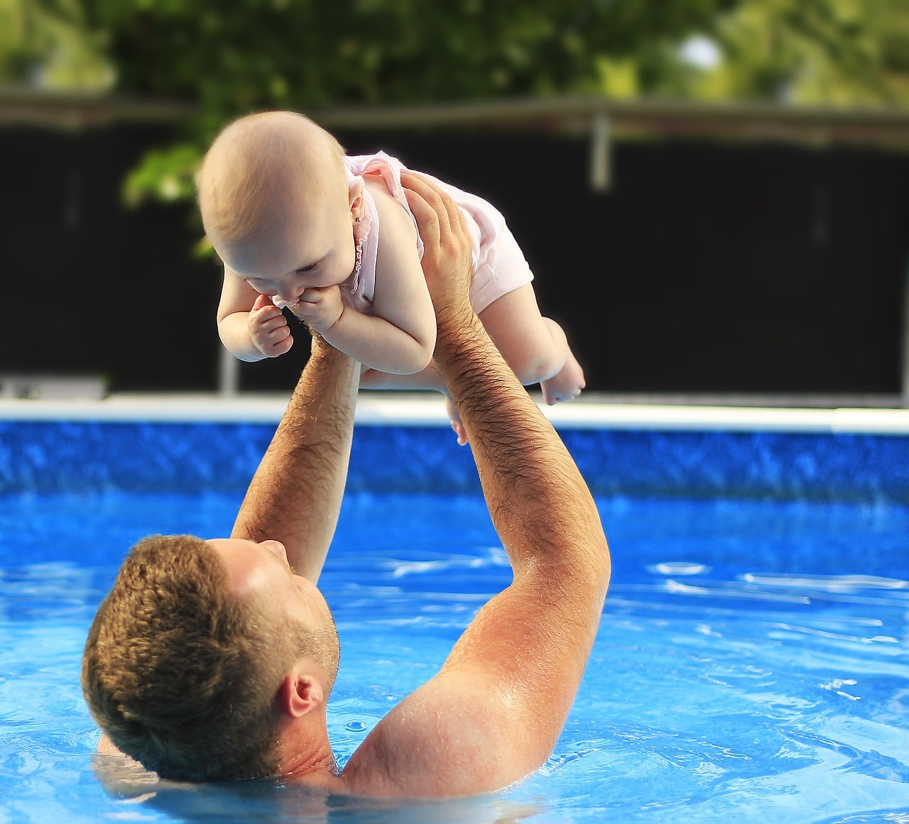 Can babies learn how to swim?