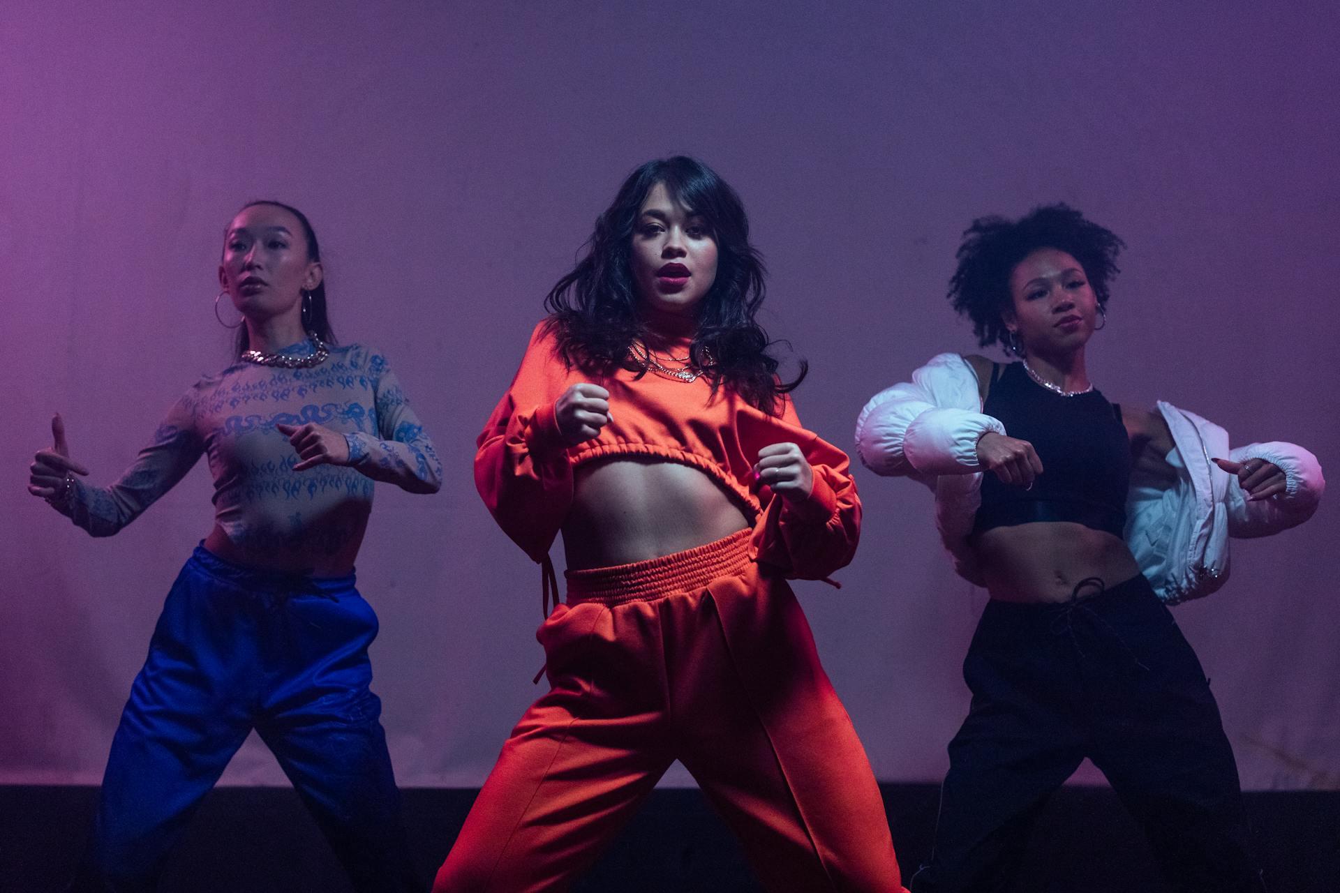 Three hip hop dancers