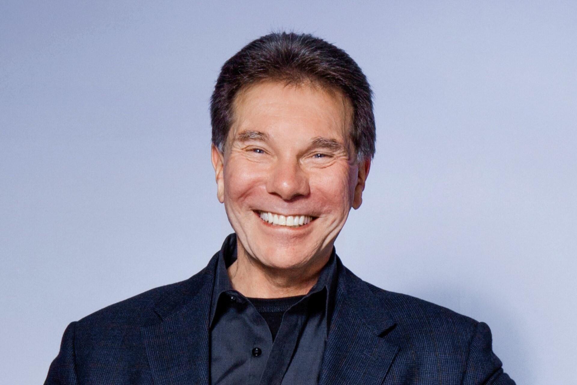 Robert Cialdini smiling.