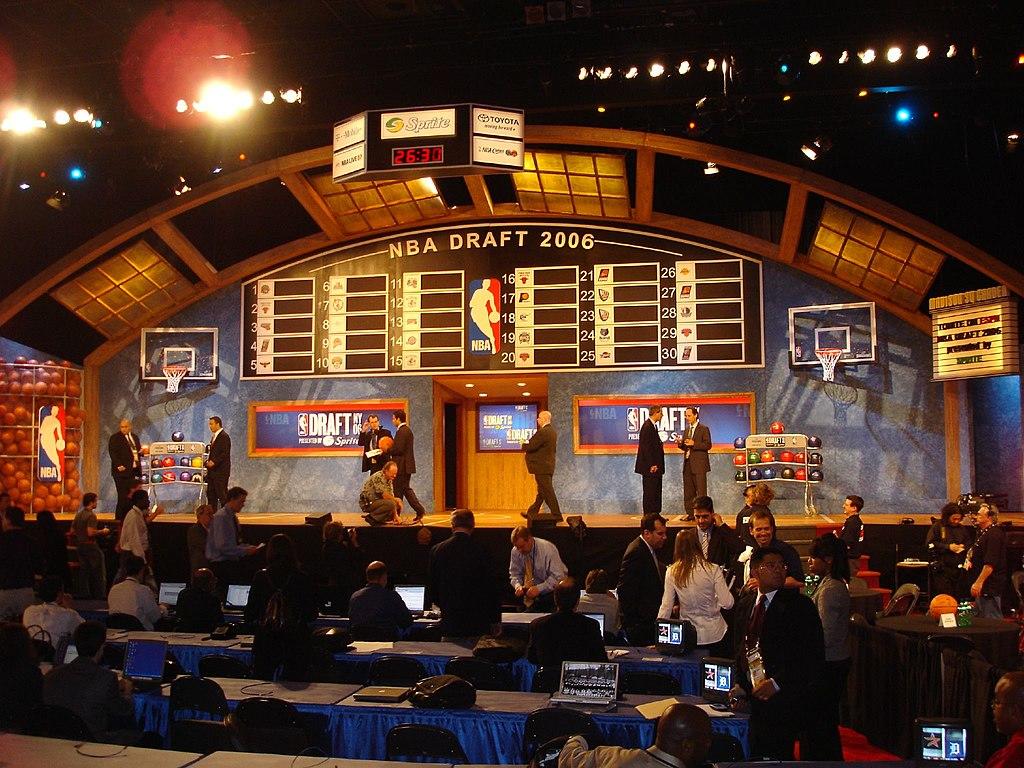 A photo of the stage and press attending the 2006 NBA Draft in person