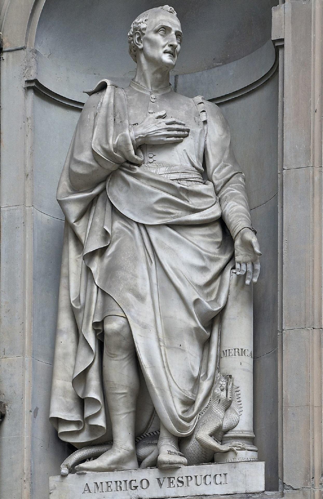 Statue Amerigo Vespucci.