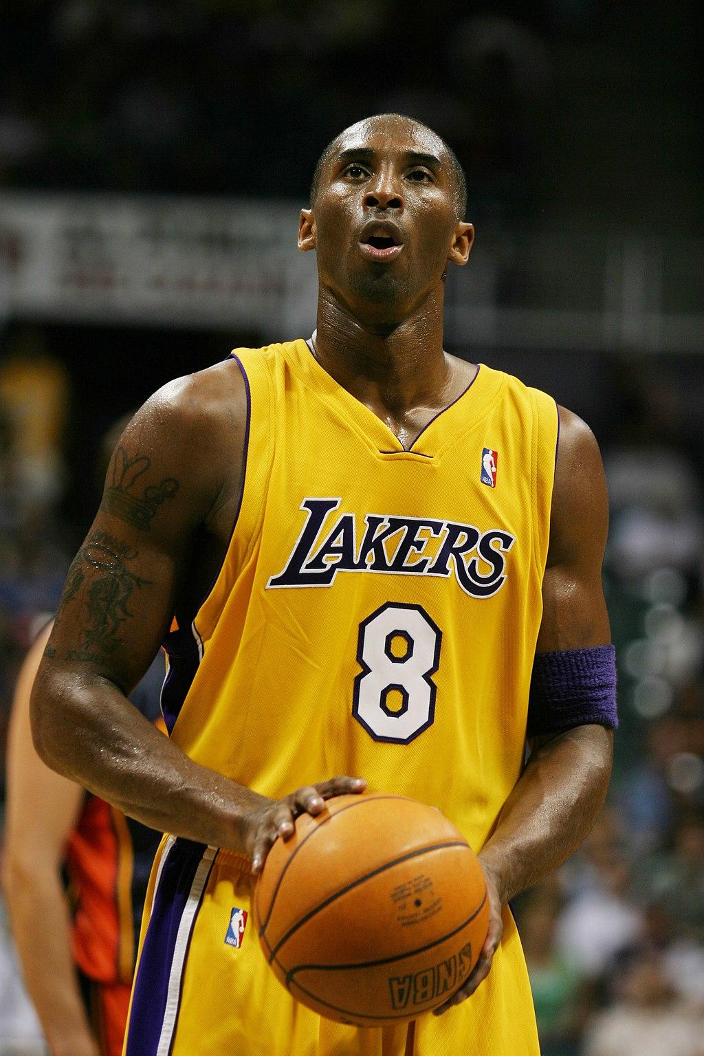 Kobe Bryant playing basketball