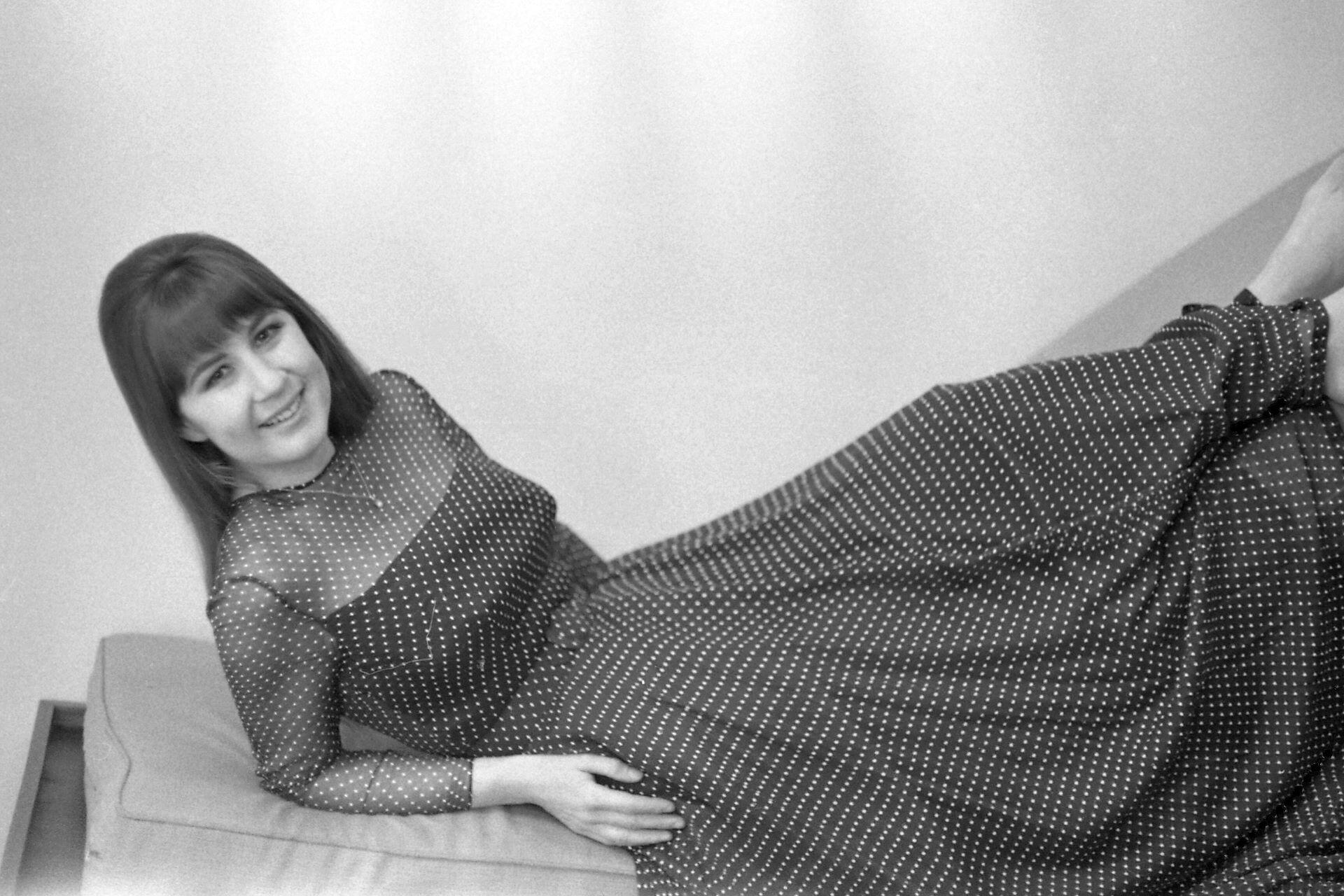 Judith Durham posing for a black-and-white portrait