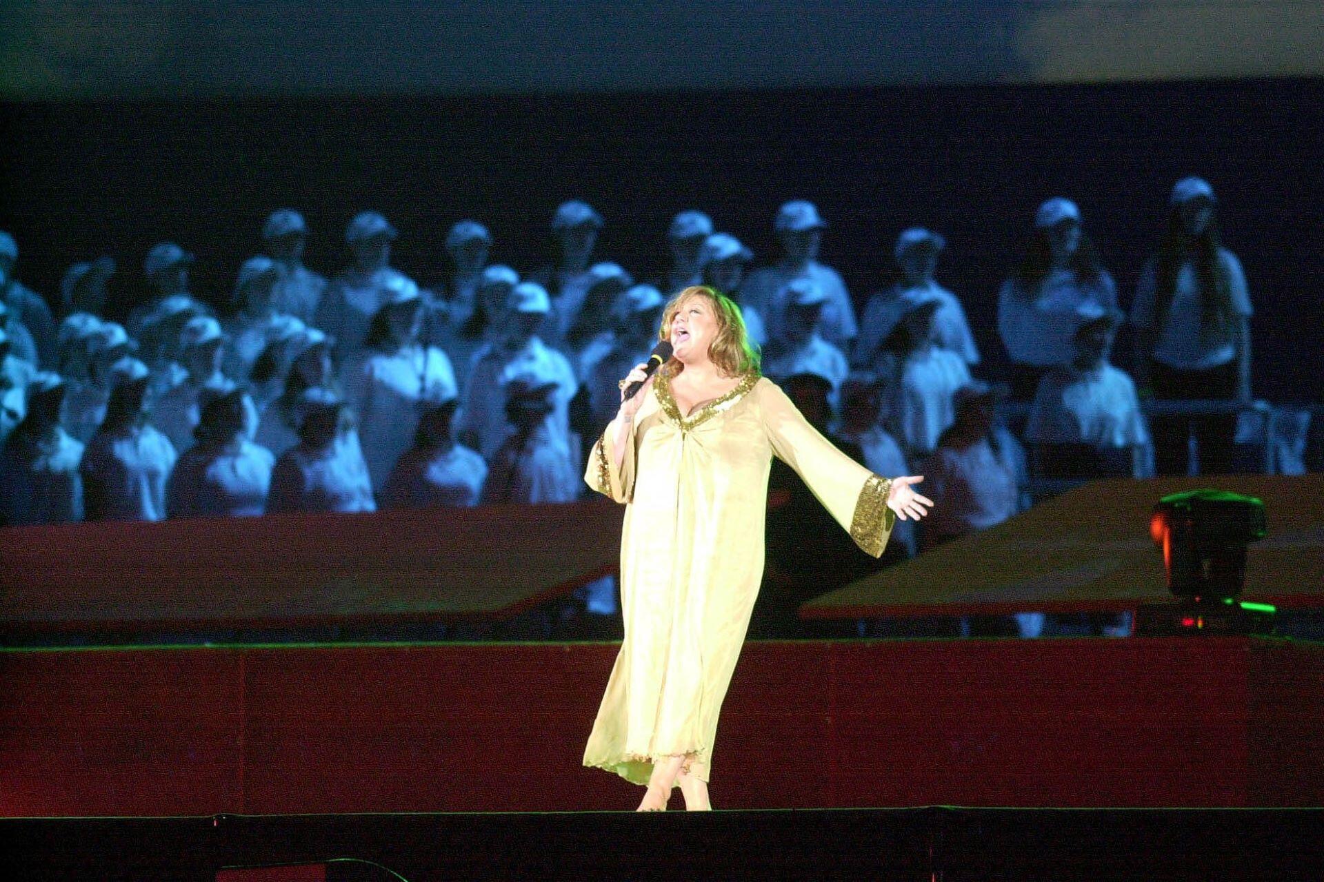 Renée Geyer singing at the Sydney 2000 Olympic opening ceremony