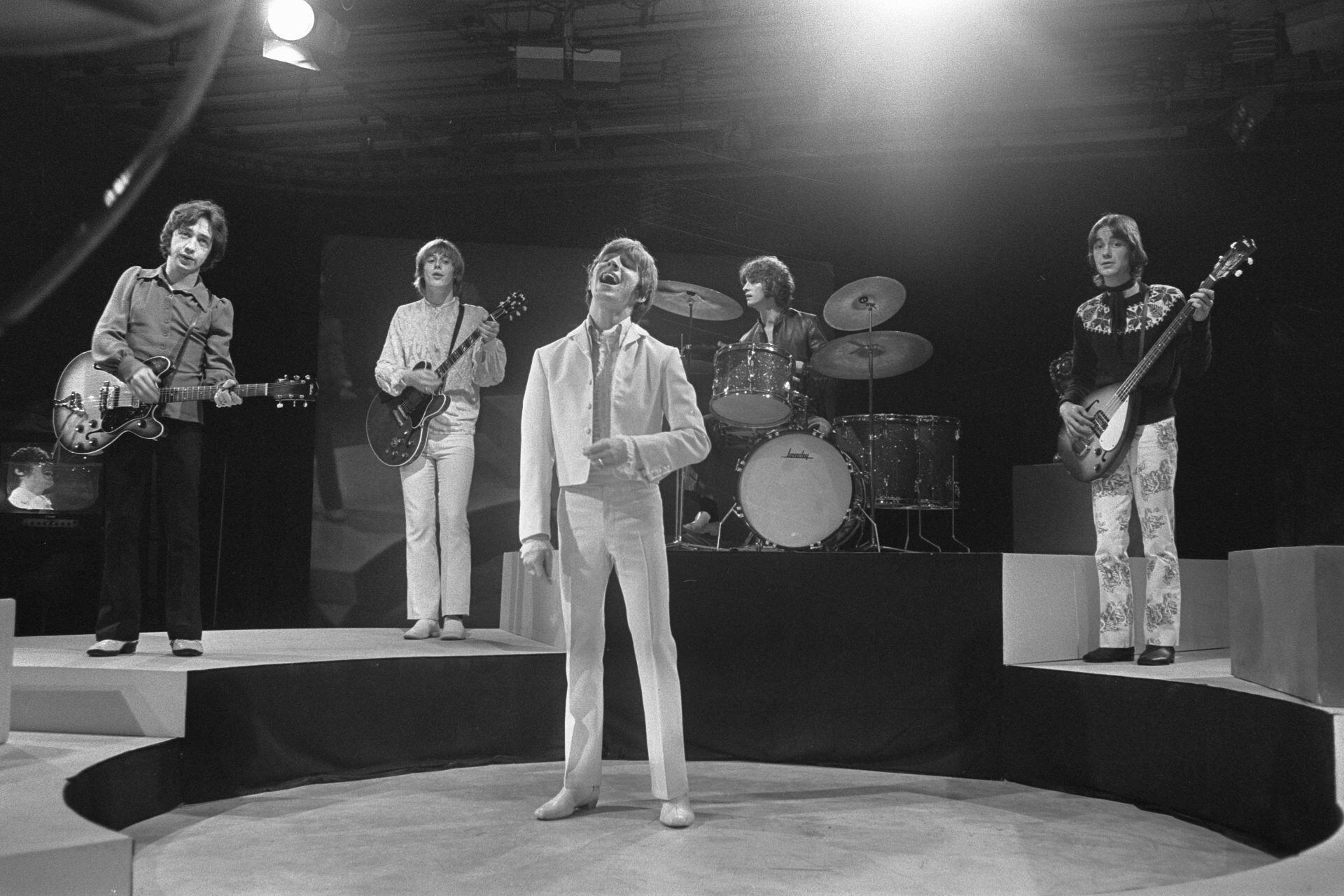 Stevie Wright performing with The Easybeats