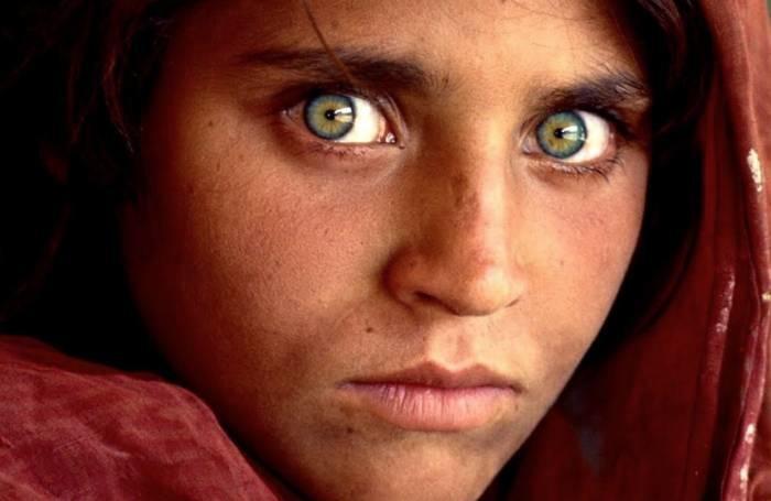 photographic portrait of a young girl.