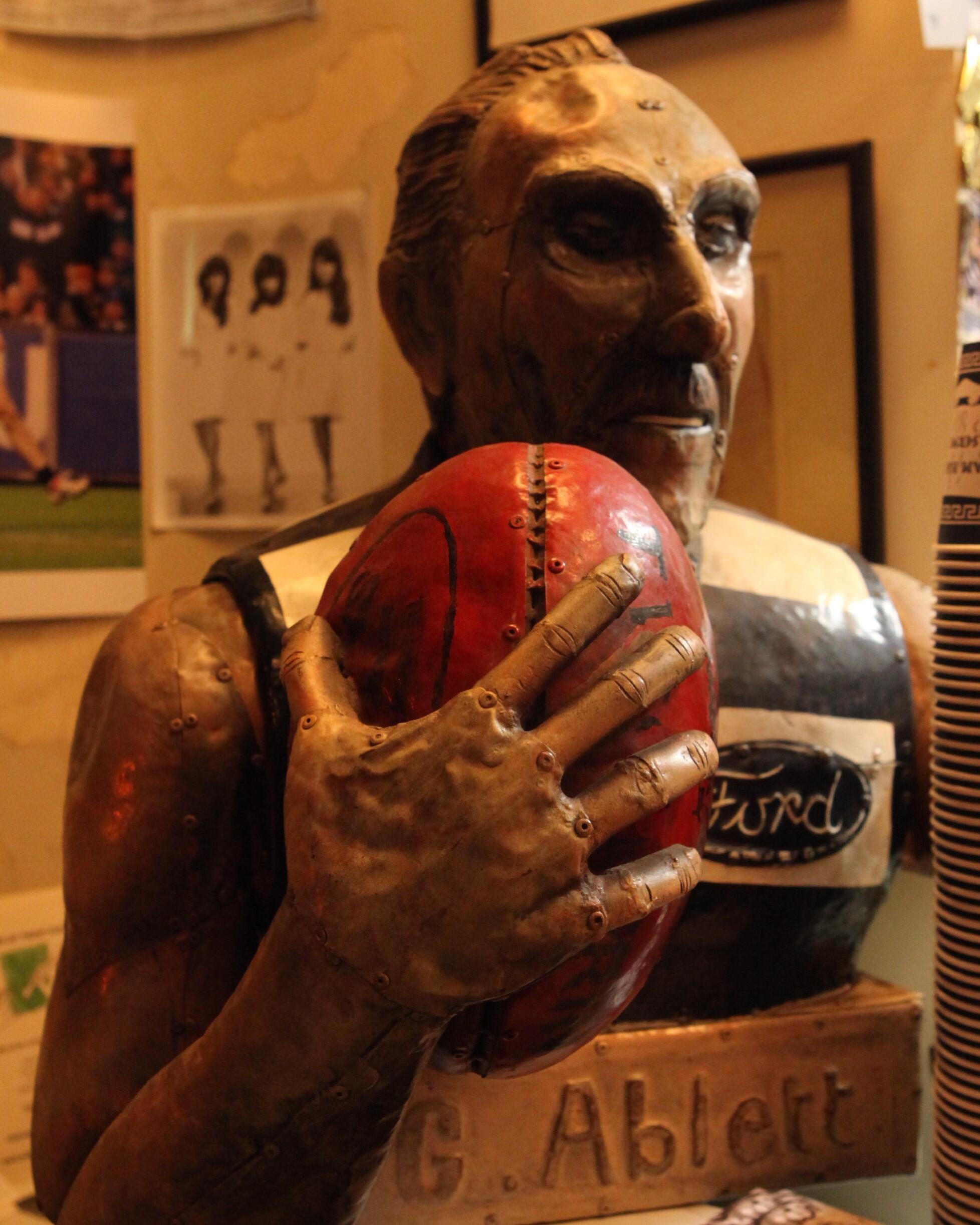 A sculpture of Gary Ablett Snr.