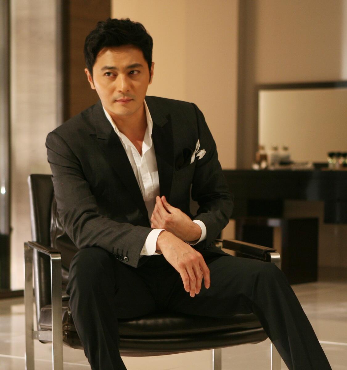 photo of Jang Dong-gun from an LG ad