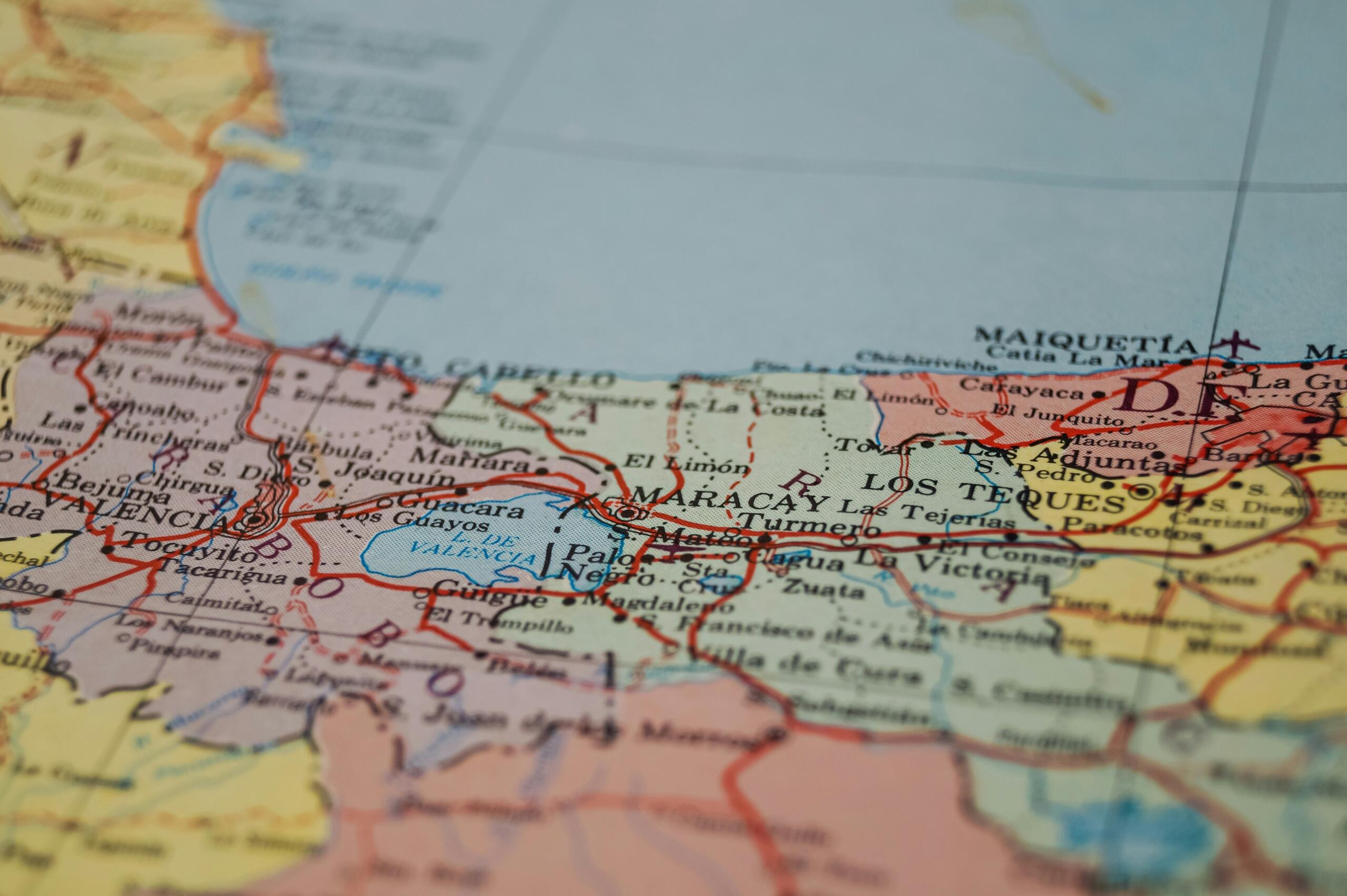 Karta Venezuele s fokusom na Maracay, koja ilustruje teme lokacije, mjesta i regije u geografiji.