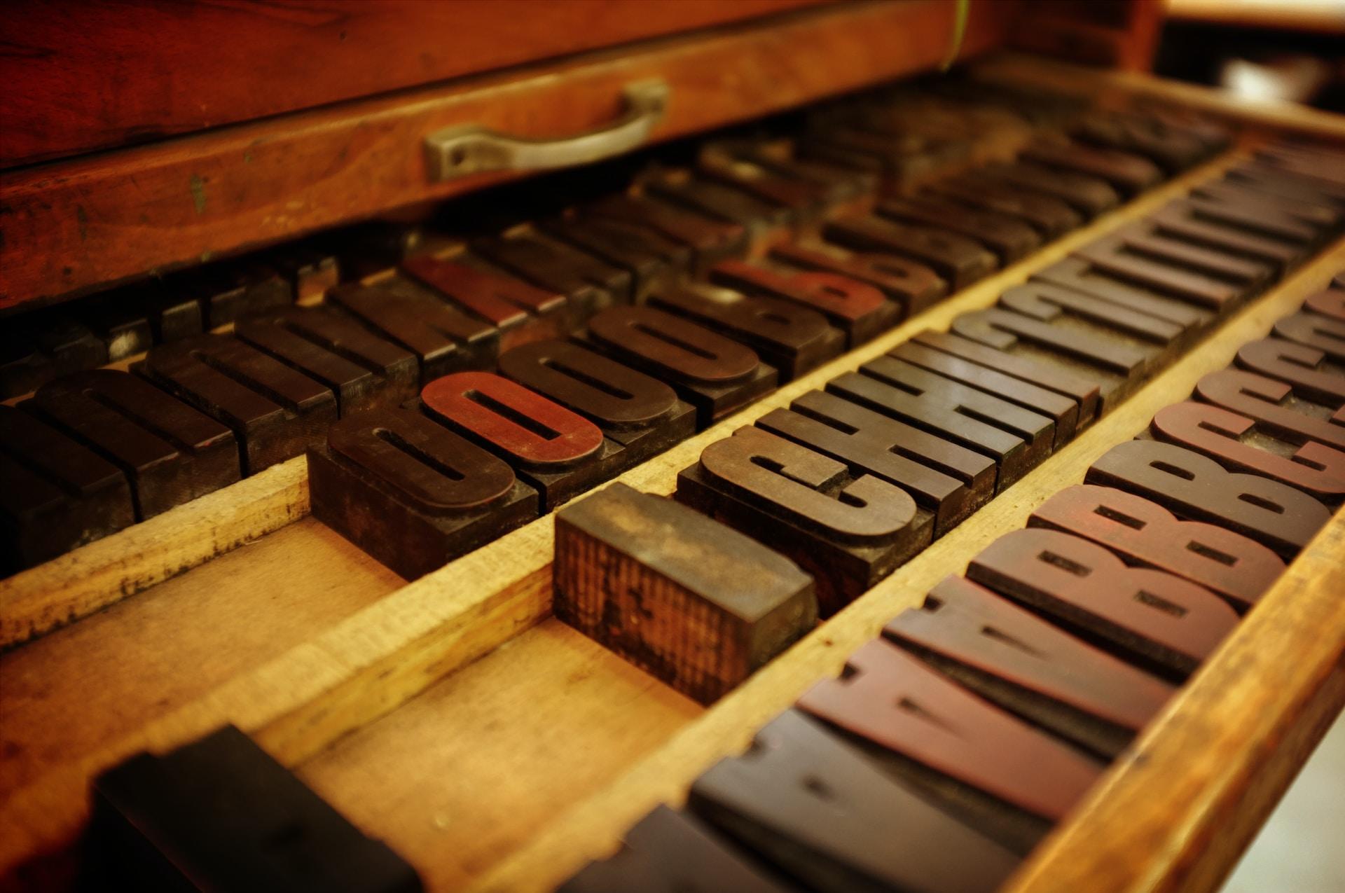 lettres d'alphabet avec bois