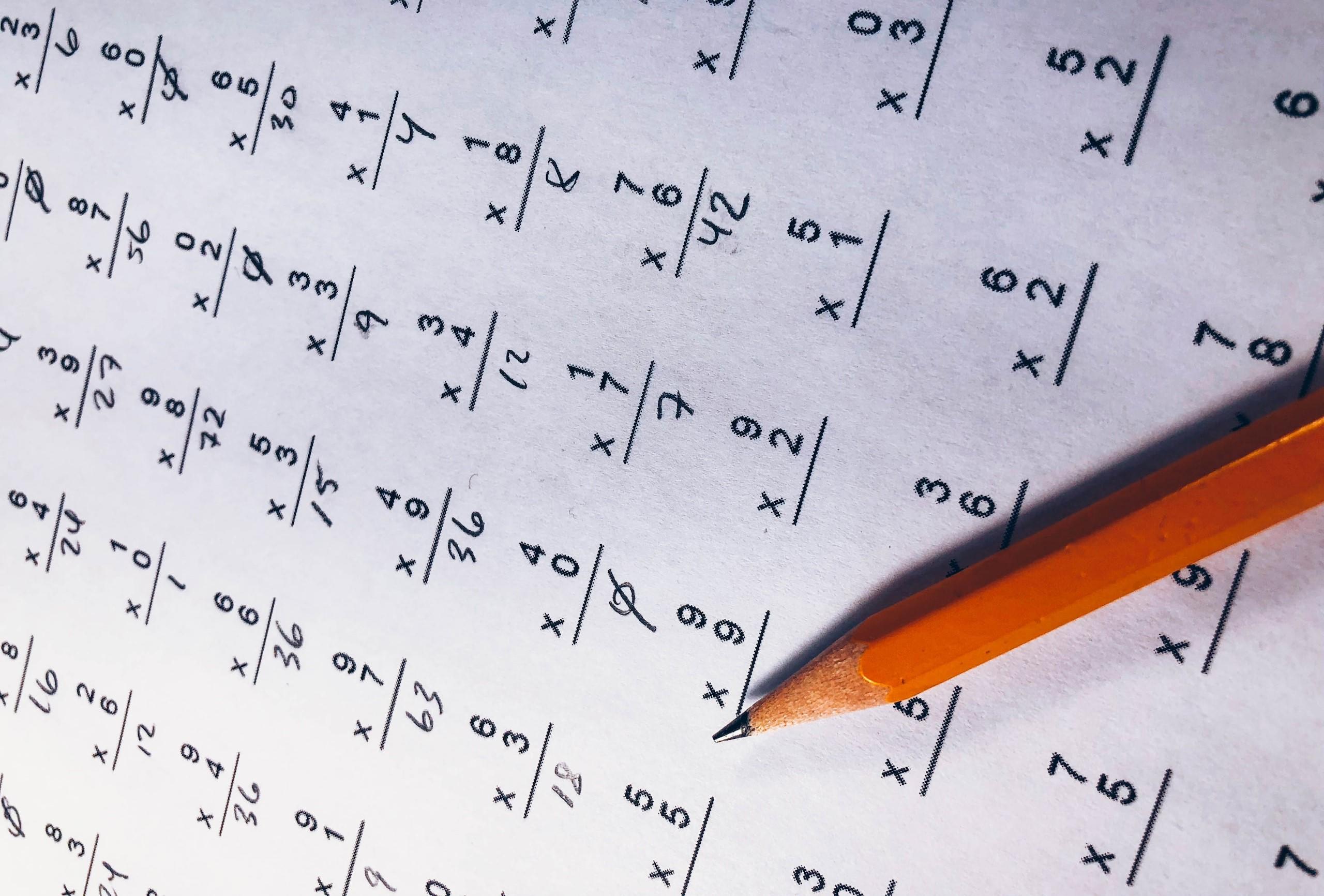 compter au crayon gris