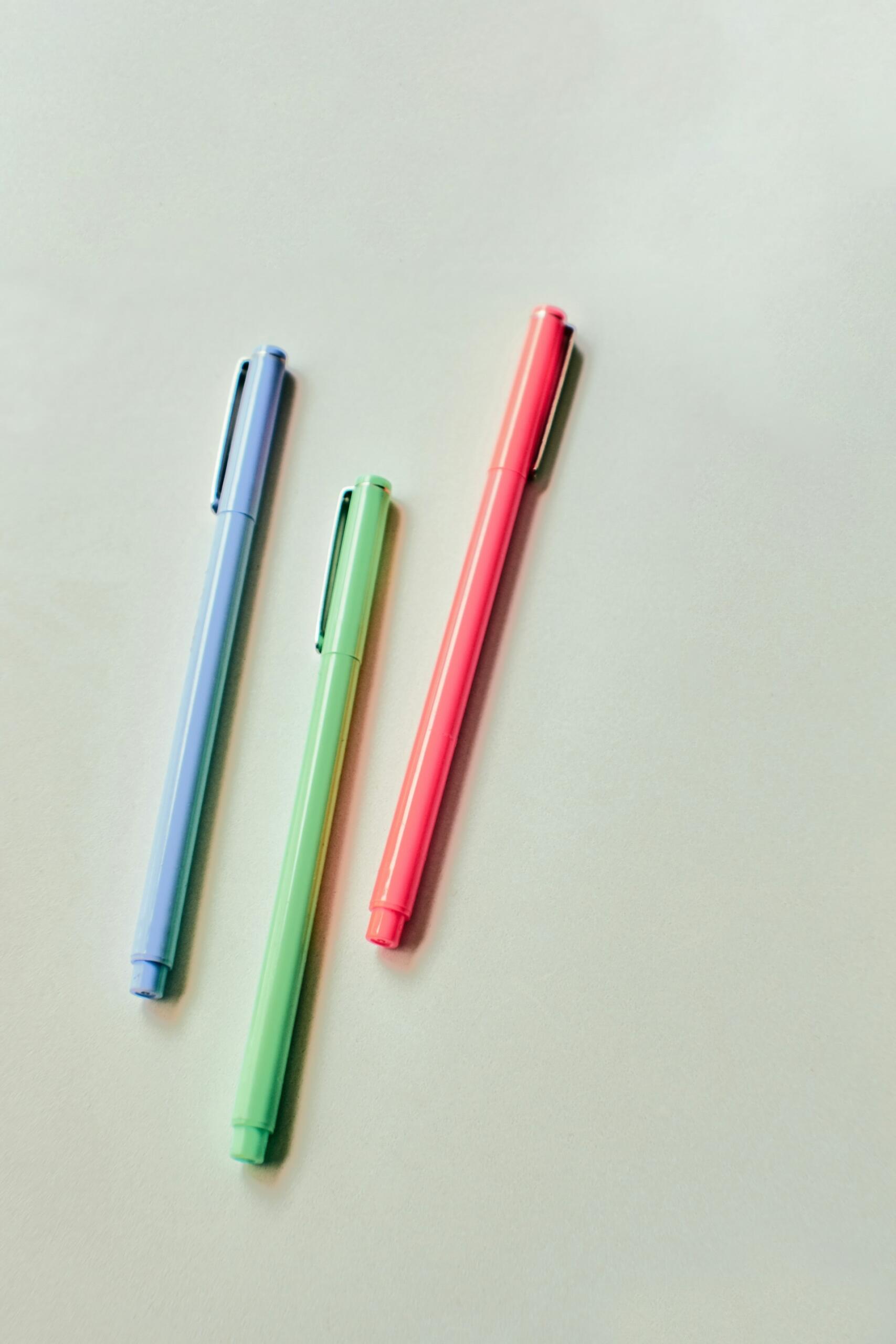 crayons stylos de couleur