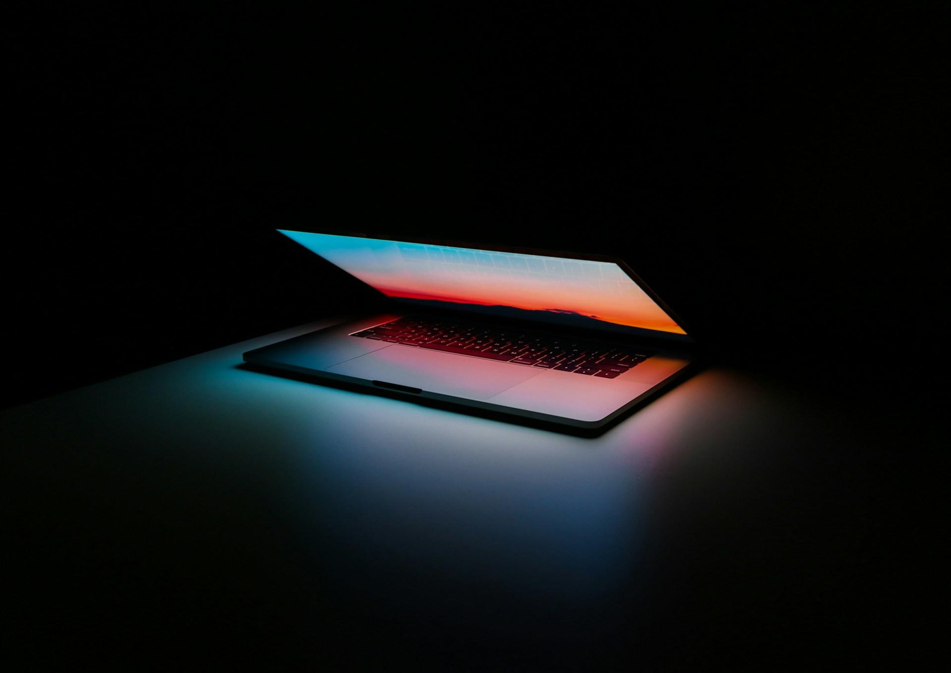 internet ordinateur avec lumière