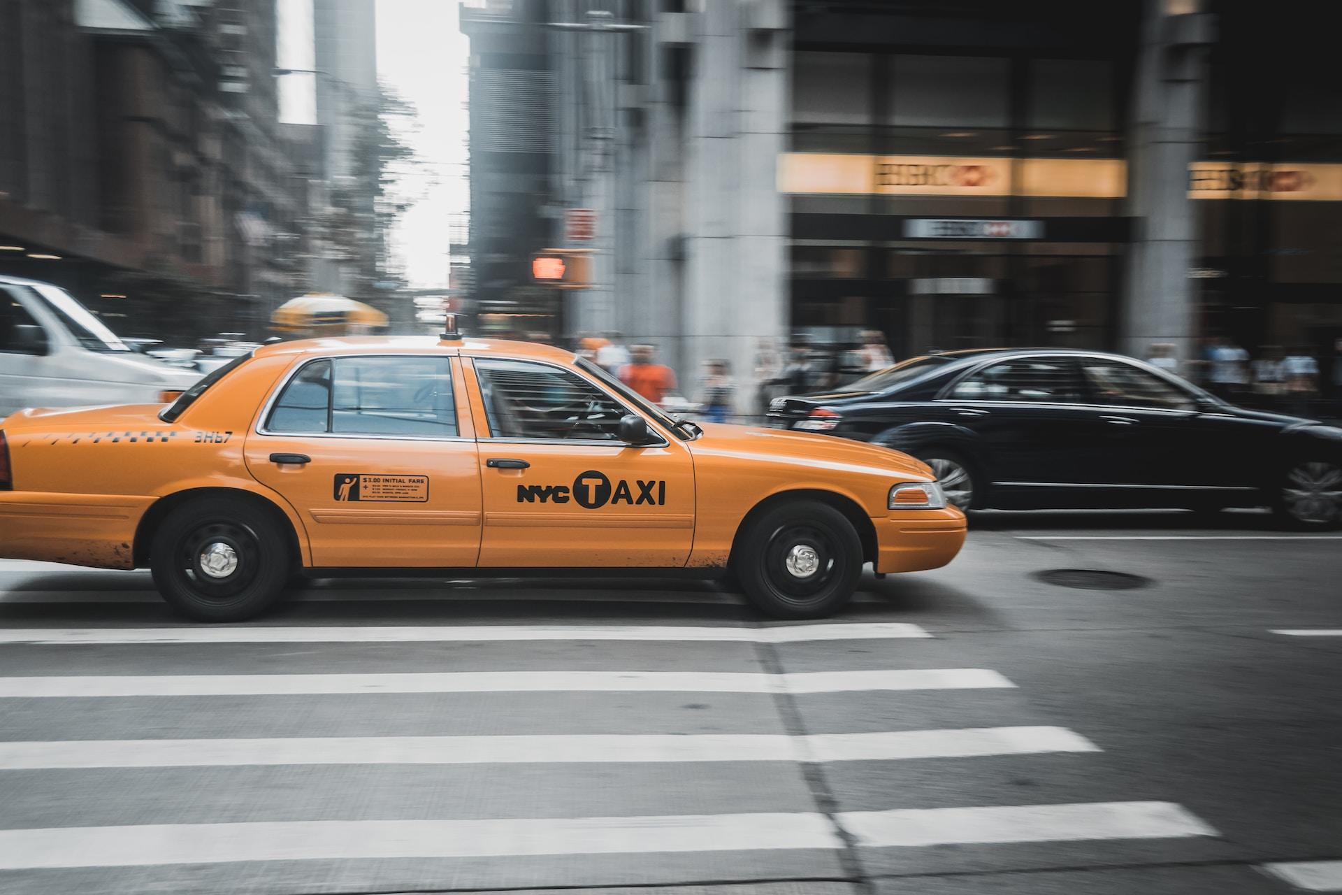 taxi jaune voiture roulant