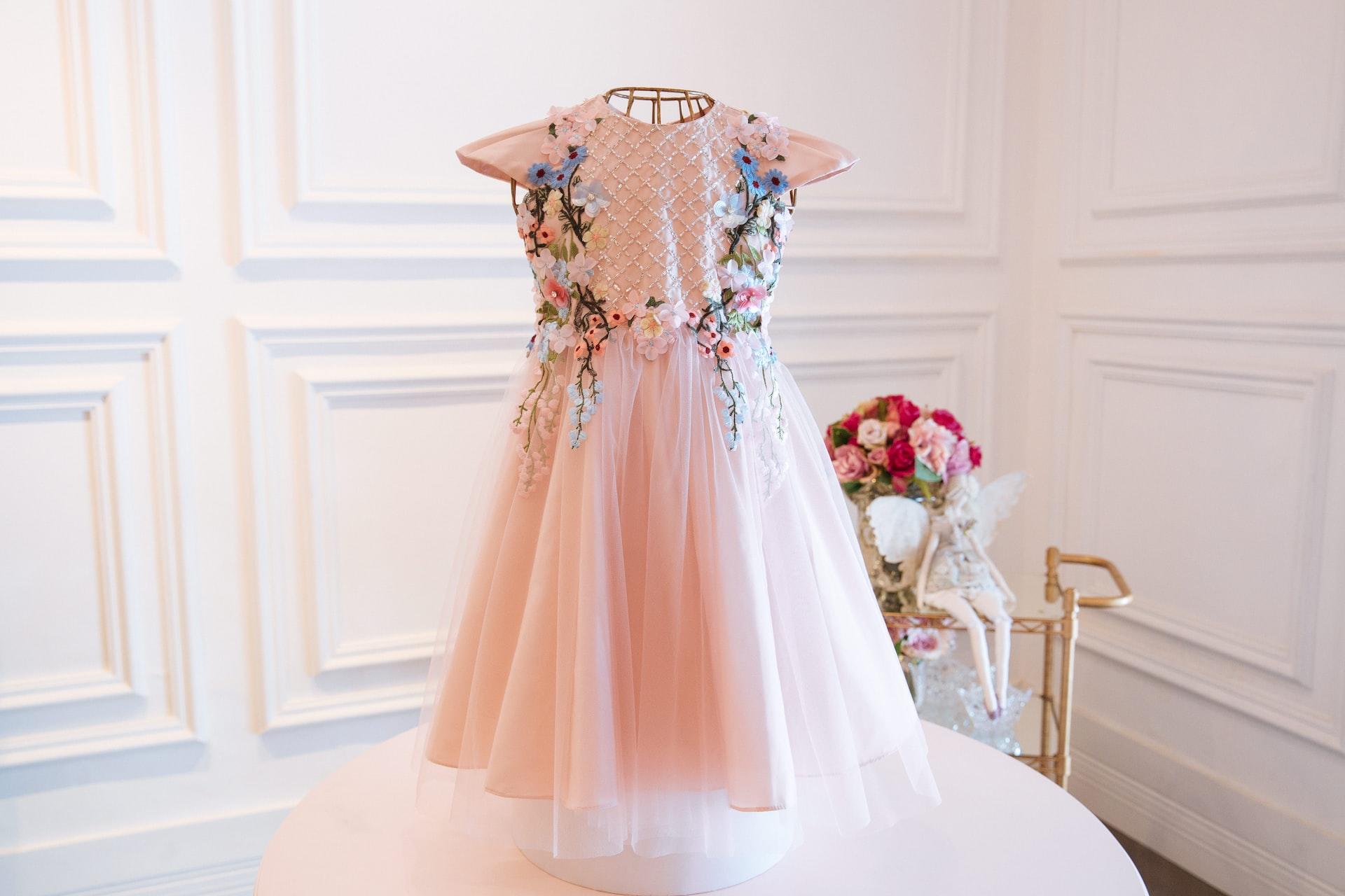robe de fille avec fleurs