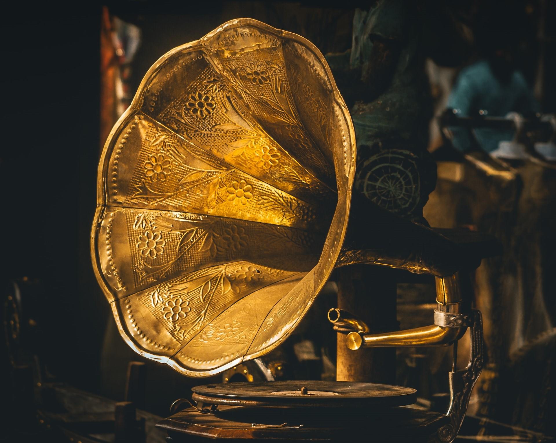 gramophone jouant de la musique