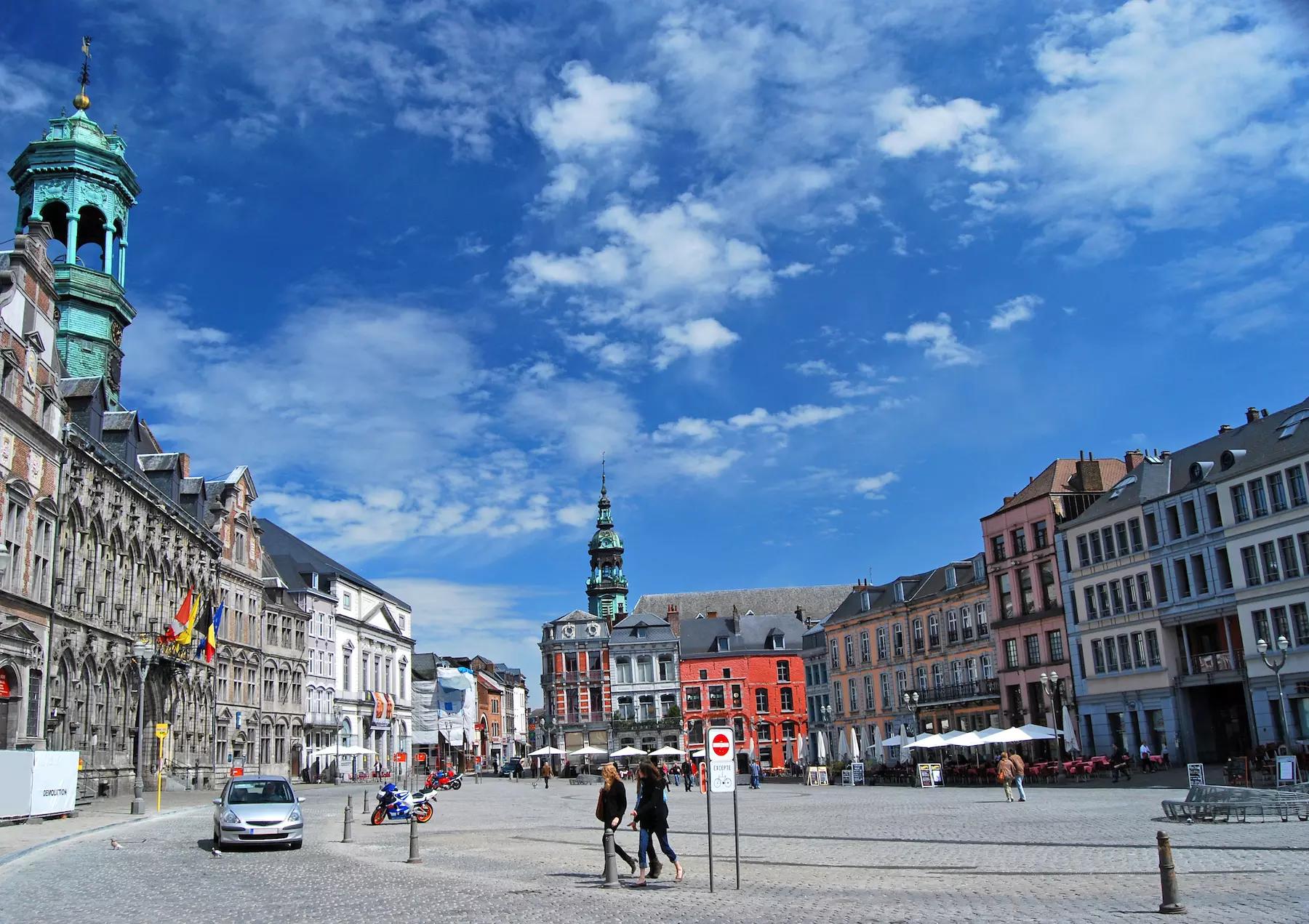 Quelle sont les formations en informatique dans le Hainaut ?