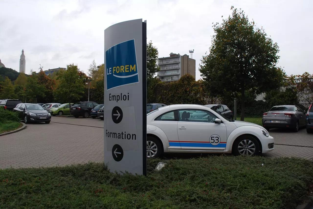 Est-ce que le FOREM de Liège organise des formations en informatique ?