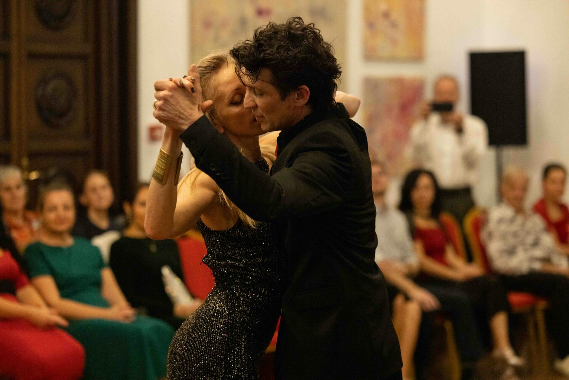 tango couple