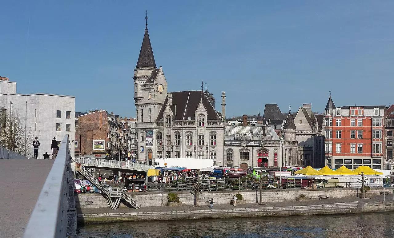 Quel fleuve coule à Liège ?