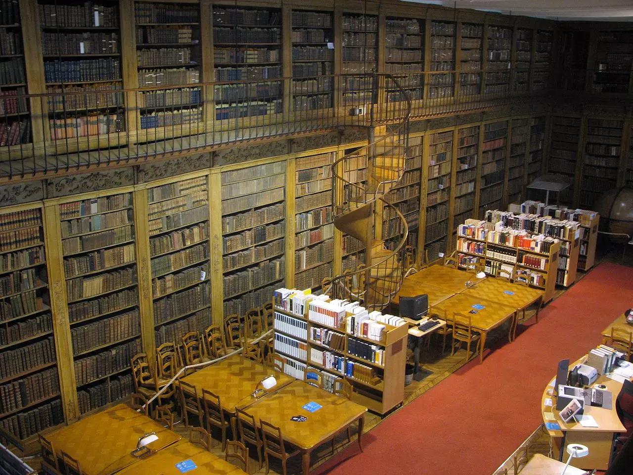 Où se trouve cette bibliothèque ?