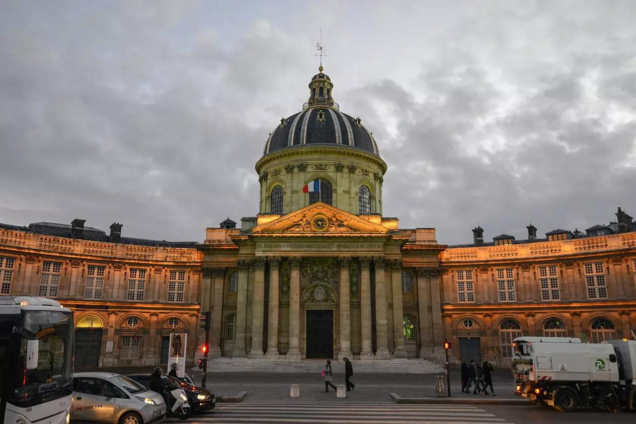 Combien d'académiciens à l'Académie française ?