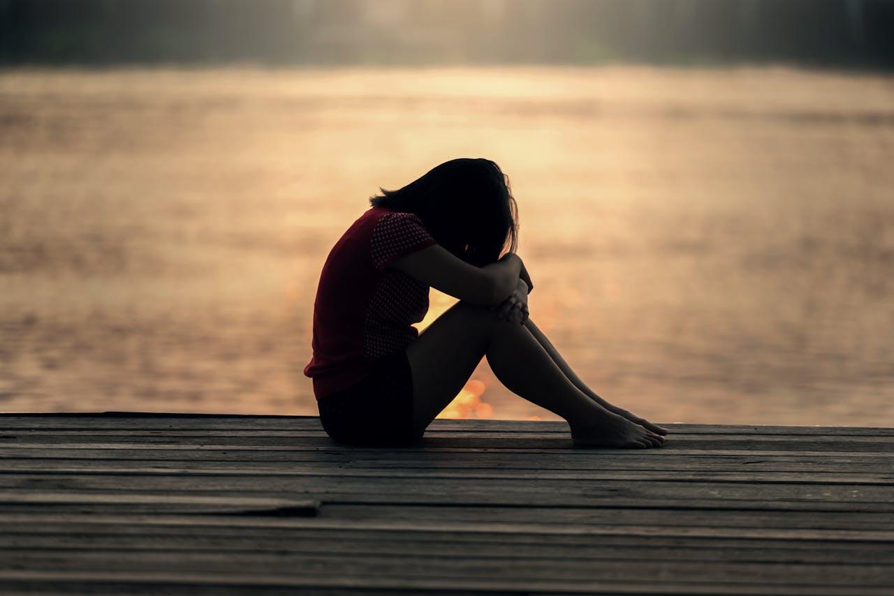 fille triste a la palge