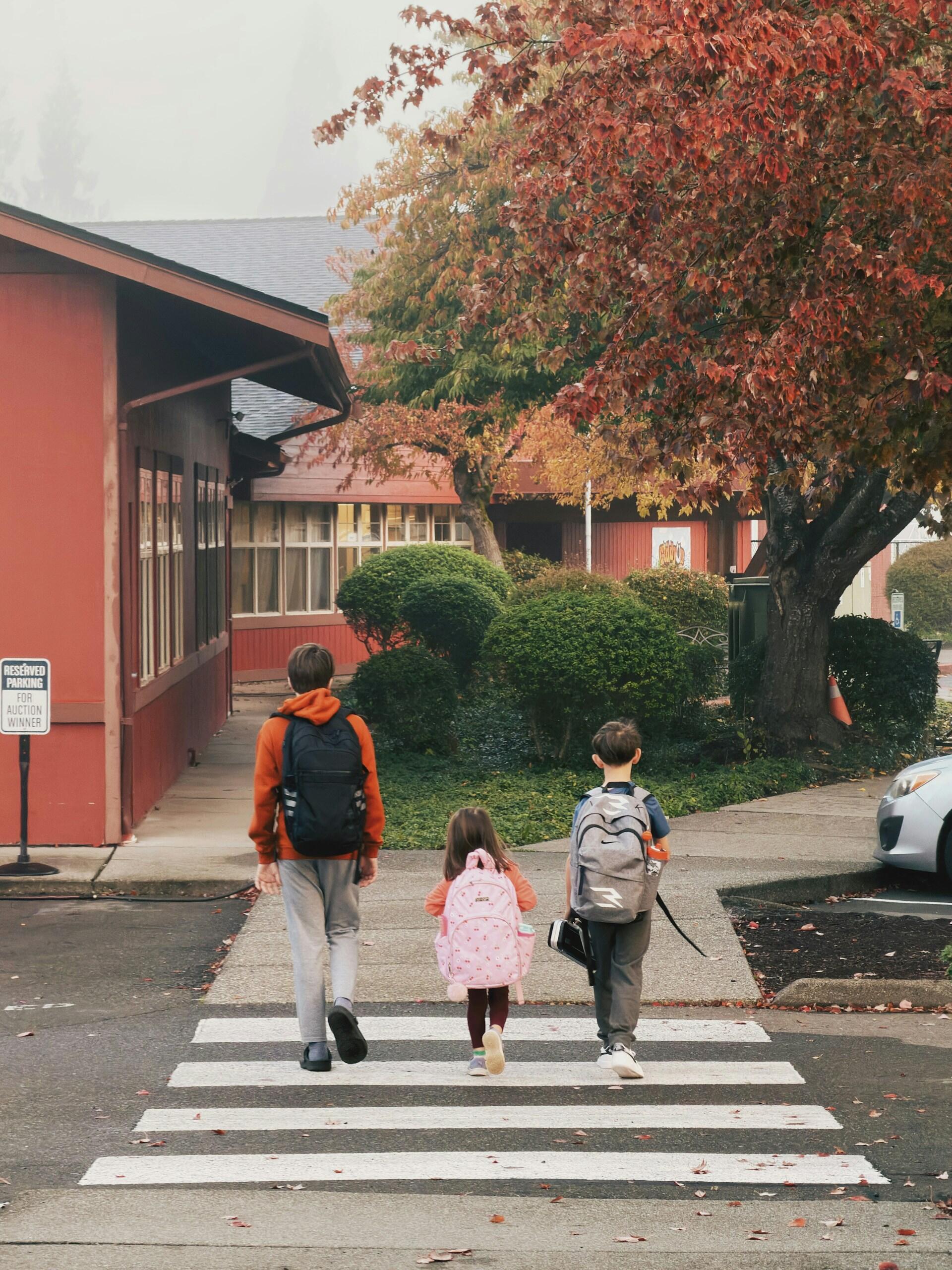 école enfants trio