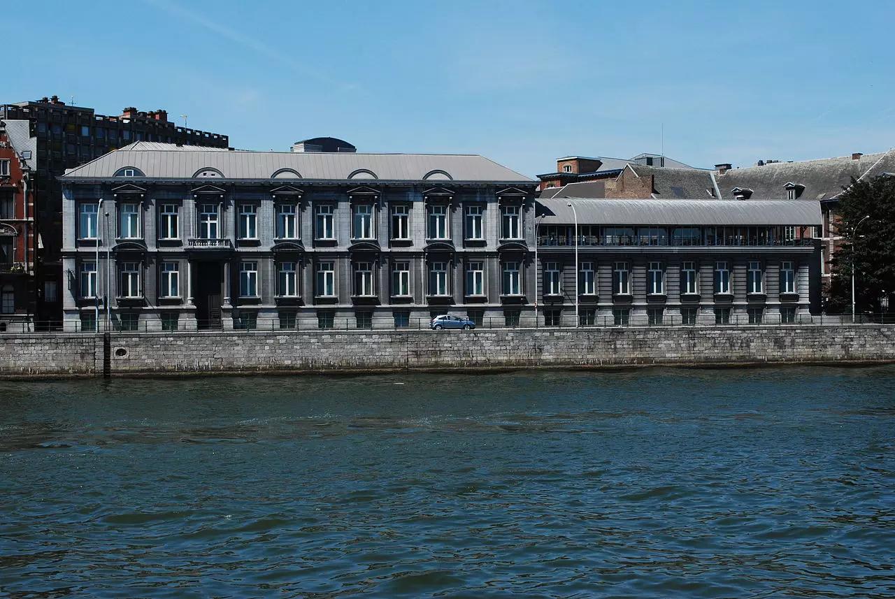 Dans quel endroit de la ville de Liège se situe cette faculté ?
