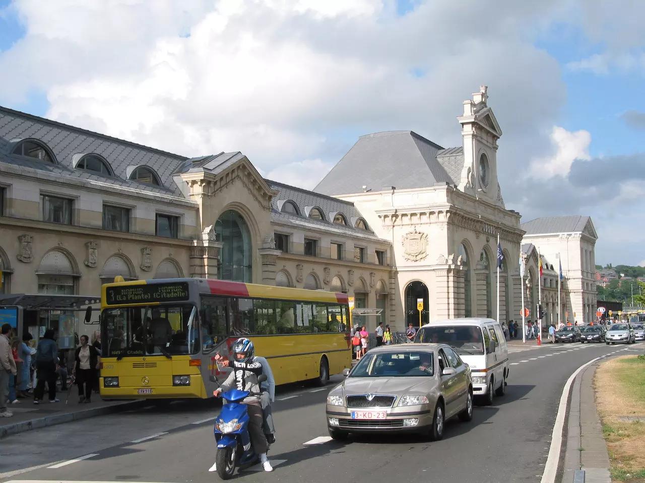 Combien de quais compte cette gare ?