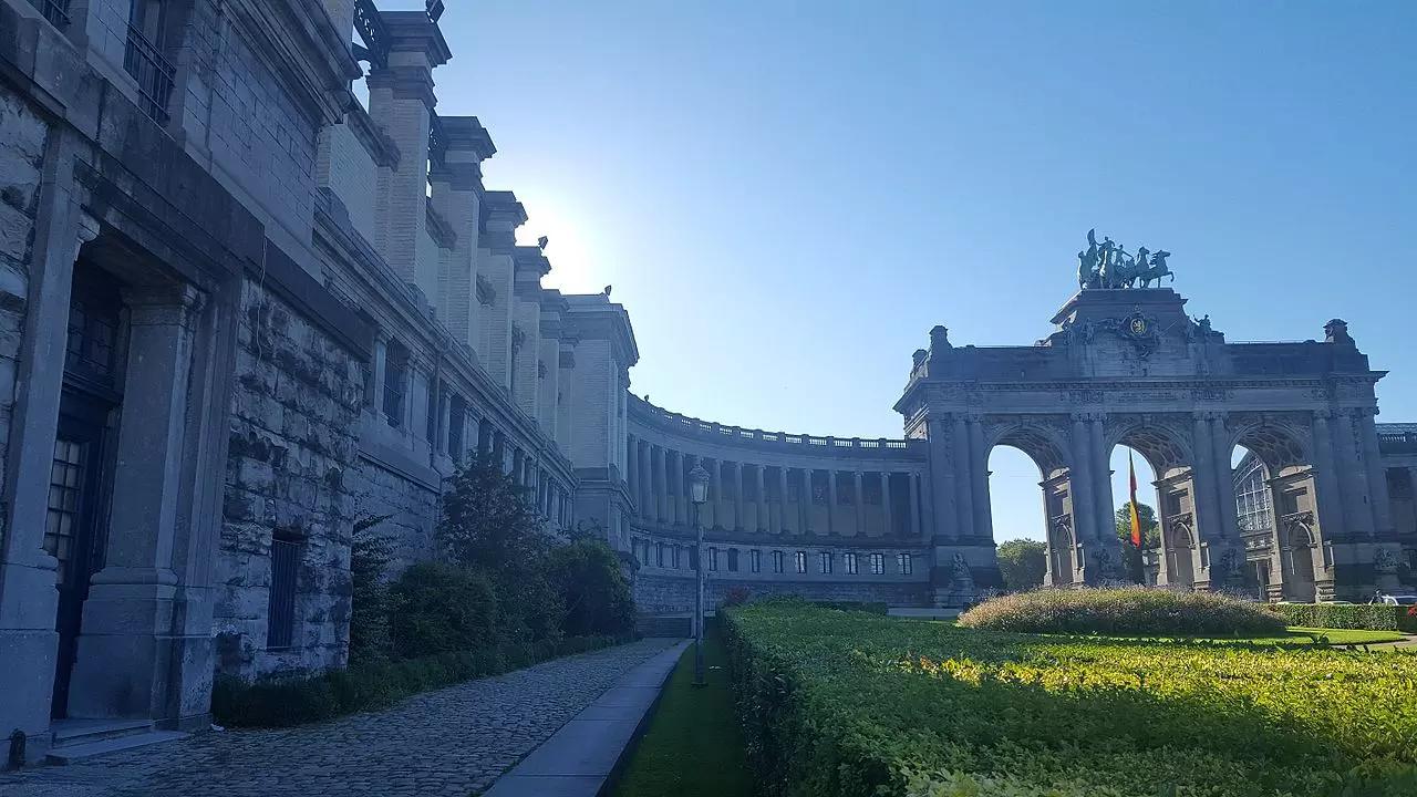 Quand a été construit cet imposant monument ?