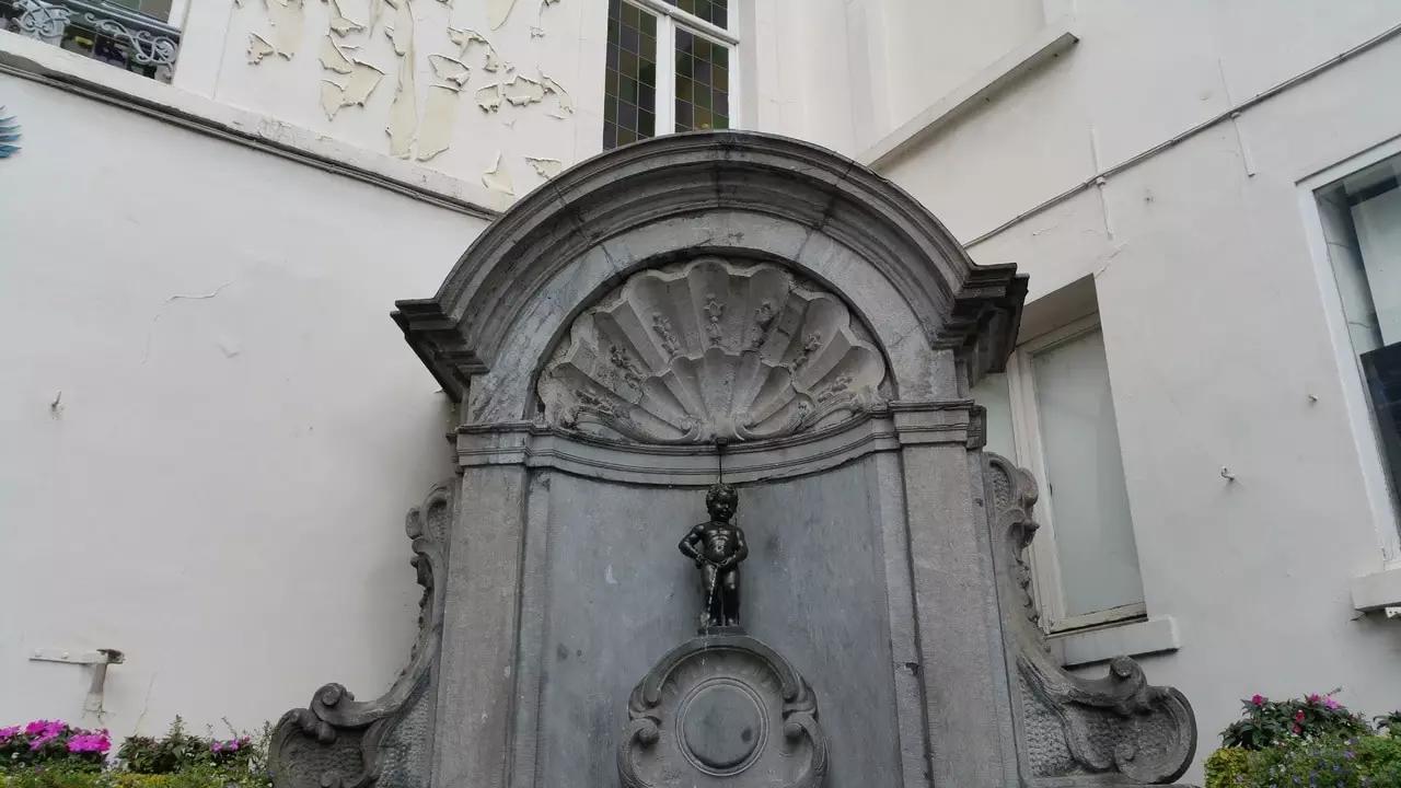 Quelle est la taille de cette statuette ?