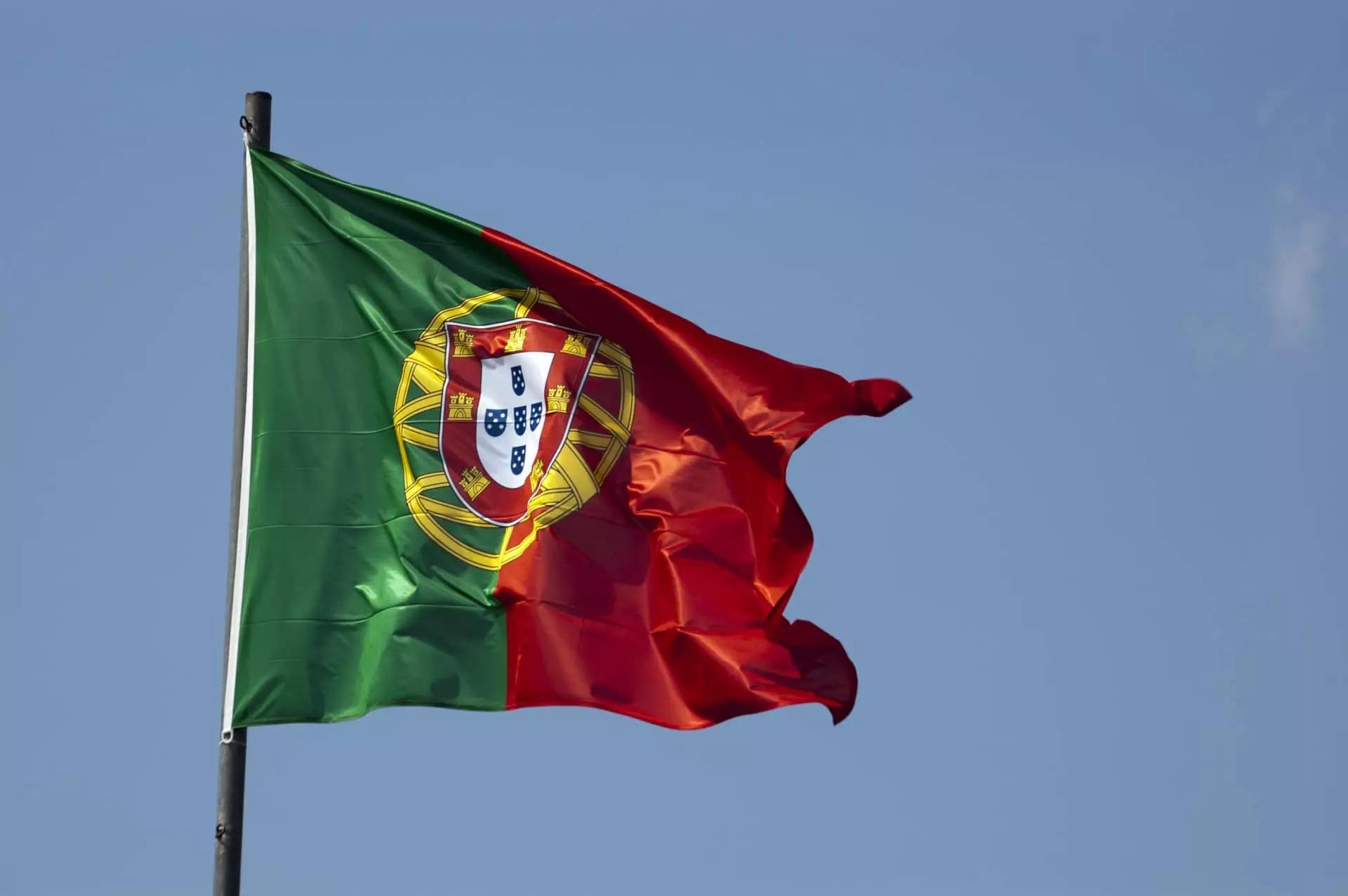 De quand date le drapeau portugais actuel ?