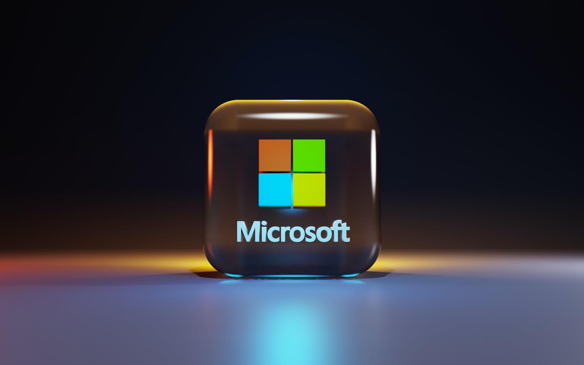 logo de microsoft avec ses couleurs et un fond noir