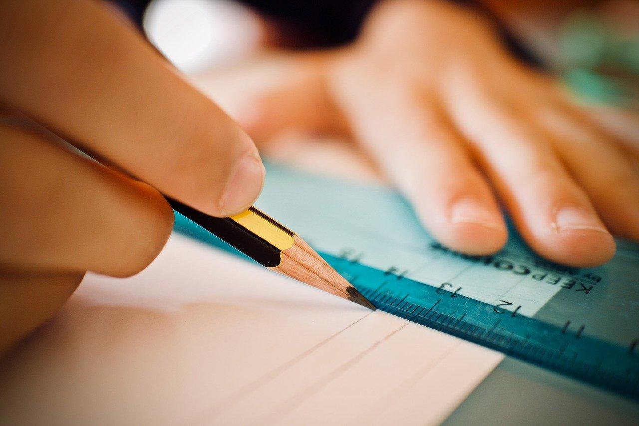 Révision de maths dans une association gratuite de soutien scolaire