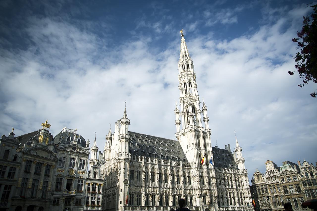 Cours de yoga près de l'Hôtel de Ville de Bruxelles