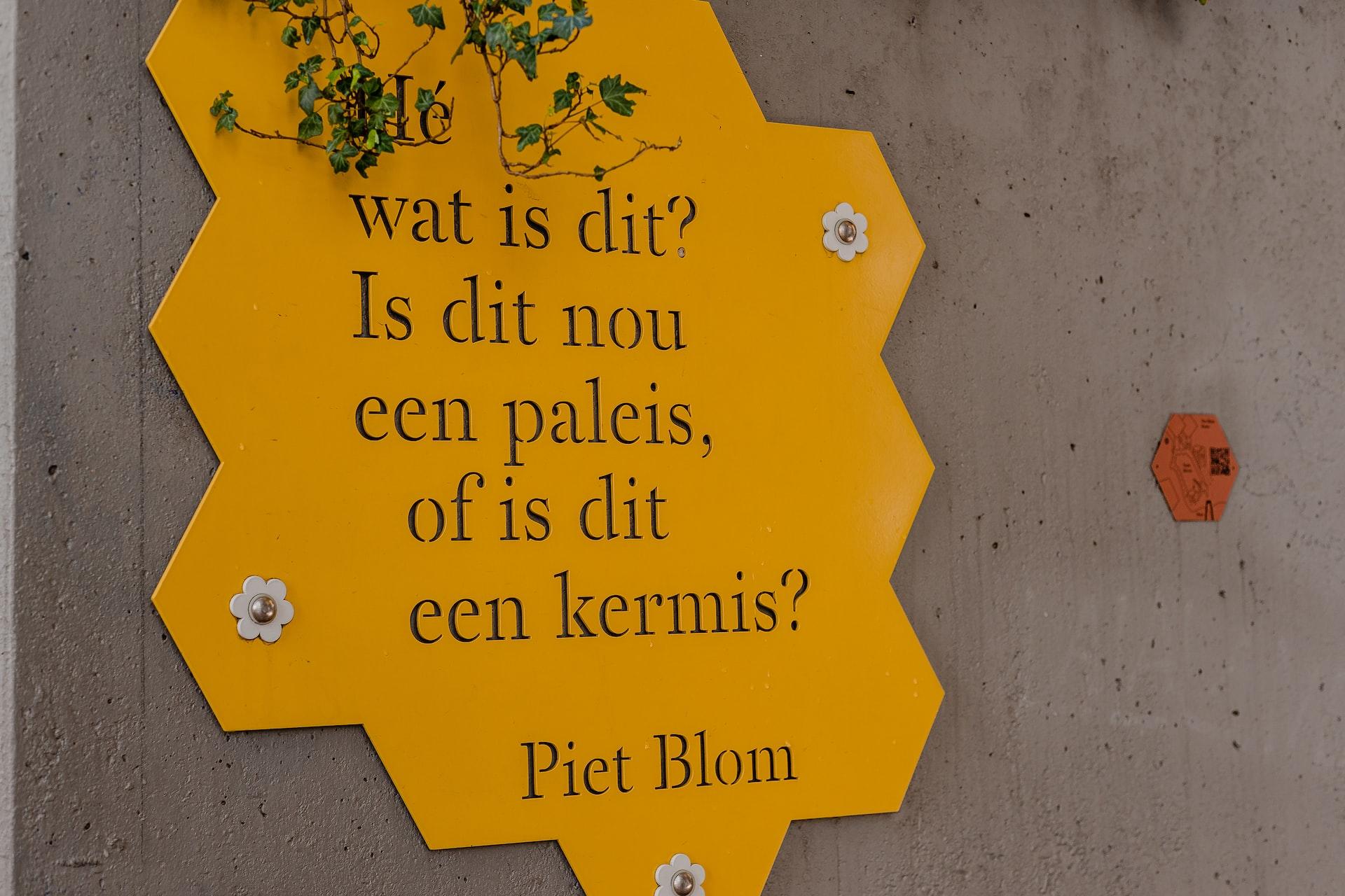 panneau pancarte avec mots en néerlandais