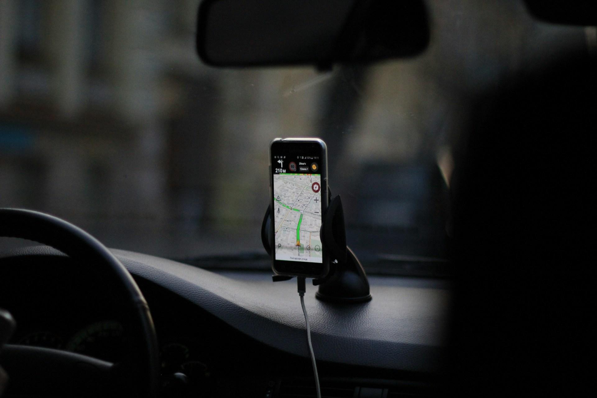 GPS sur téléphone portable dans une voiture