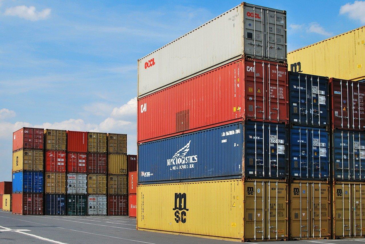 Combien pèsent ces containers du port d'Anvers ?