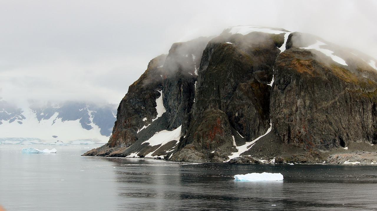 La fonte des glaces est un sujet écologique et climatologique