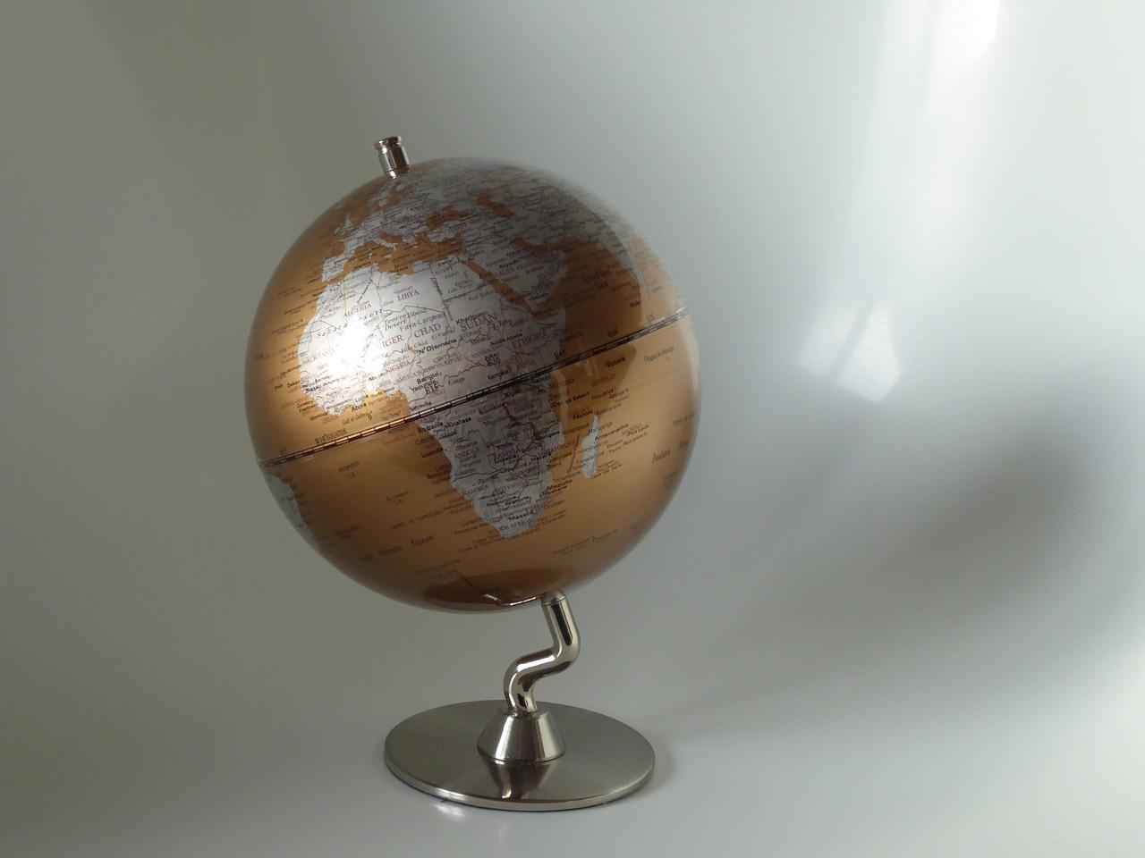 Magnifique globe terrestre