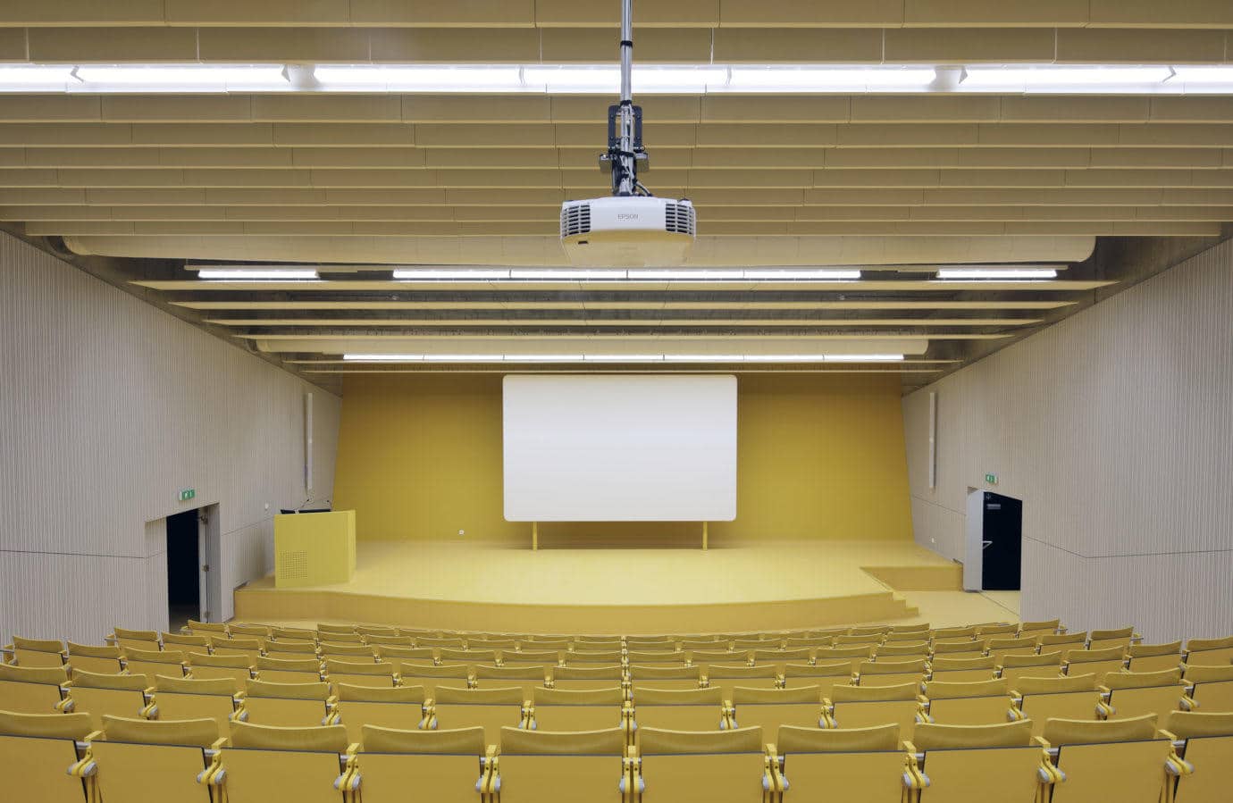 Suivre des cours d'économie à Charleroi