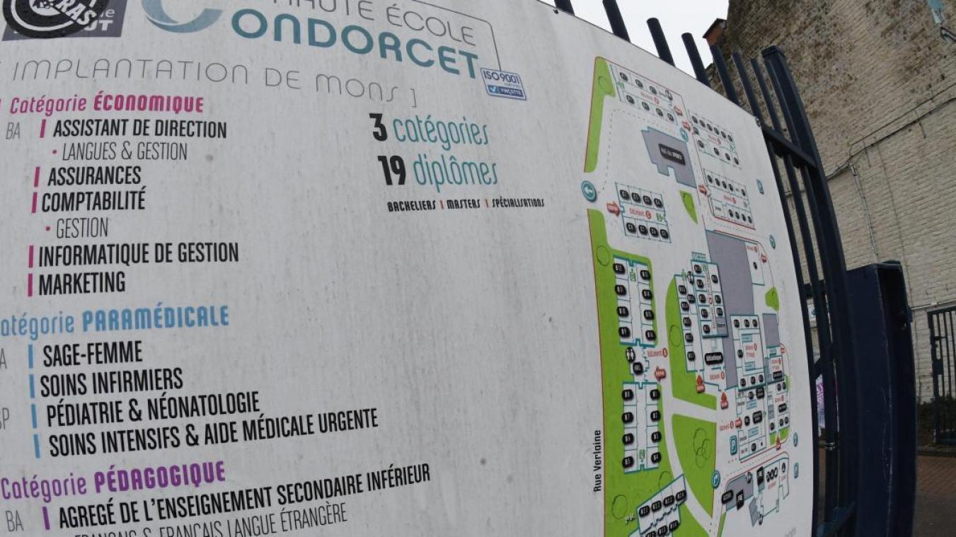 Où se trouve cette école chez les carolos ?