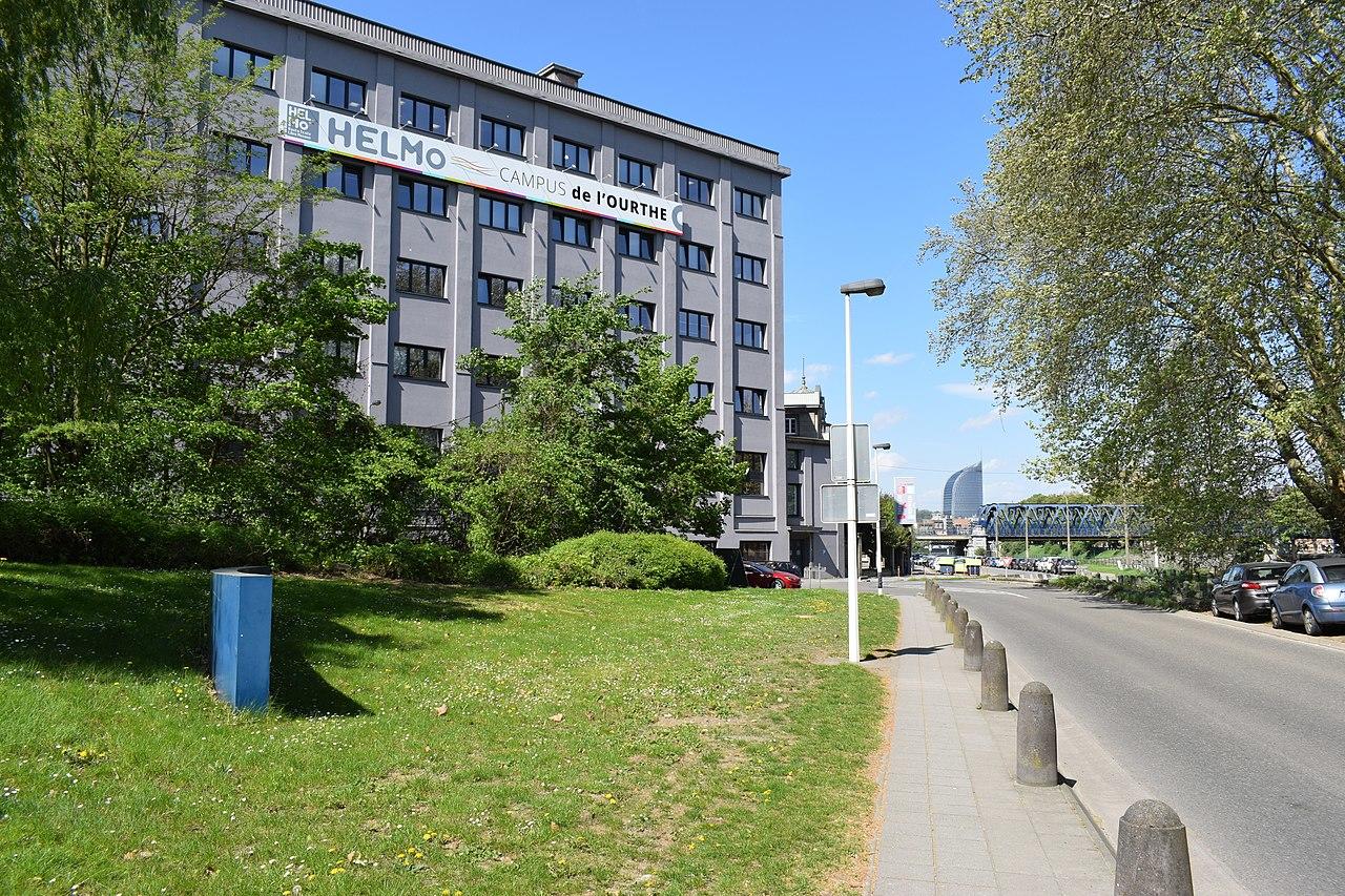 Où se trouve cette école à Liège ?