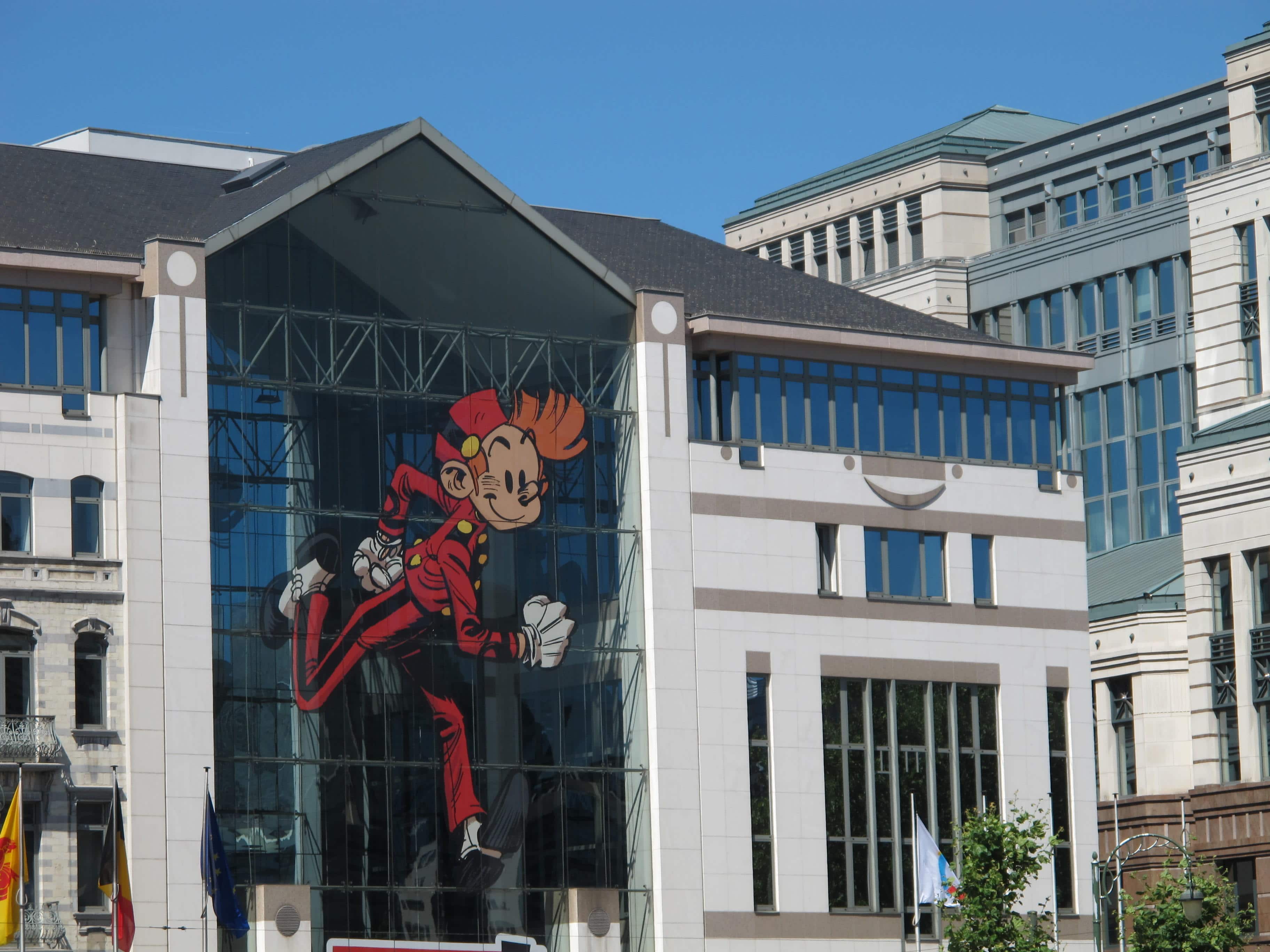 Spirou en façade d'un bâtiment à Charleroi