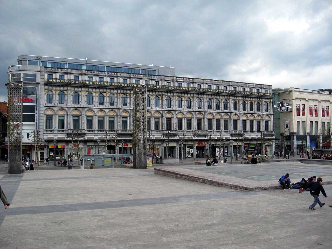 Se former à la biologie dans la cité de la place Saint Lambert