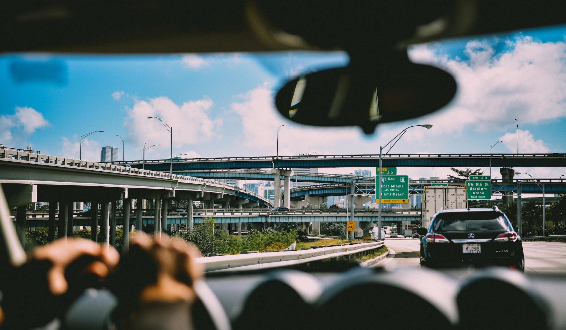 voies sur une autoroute
