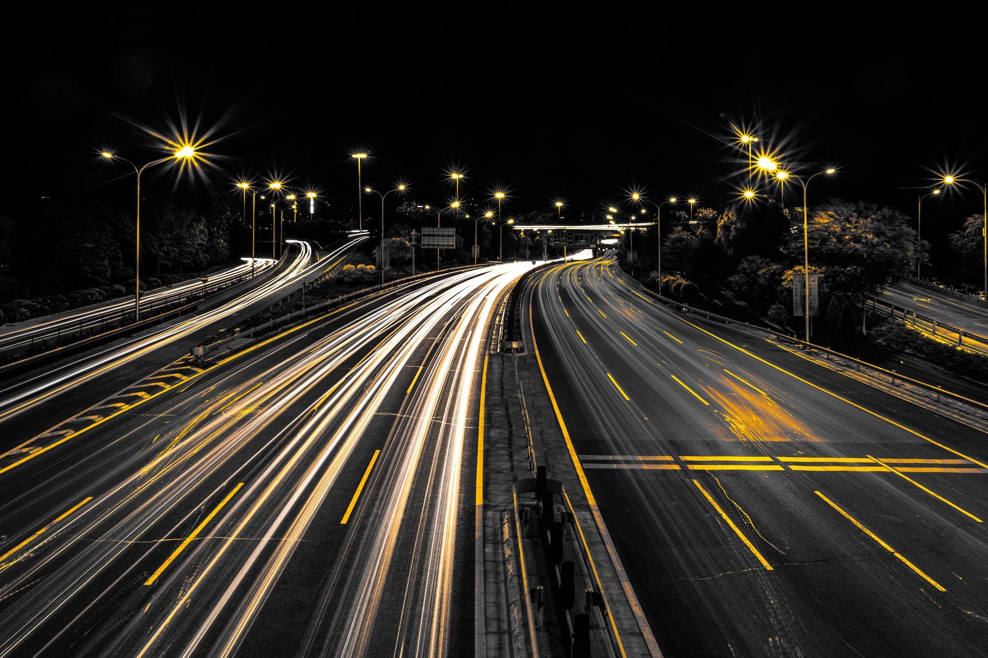 conduite sur une autoroute
