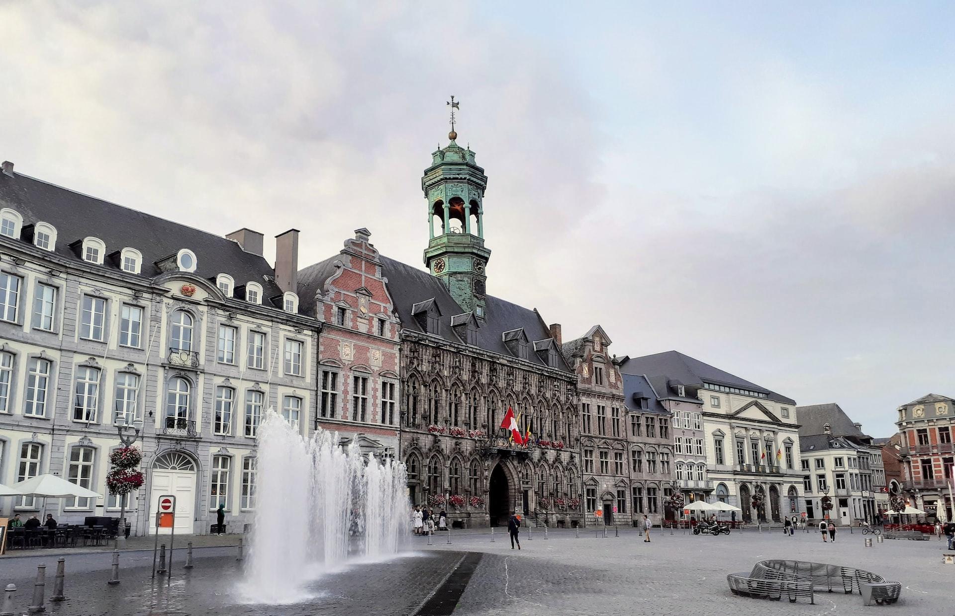 Mons, grande ville de Wallonie